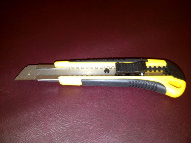 Large Snap Blade Utility Knife